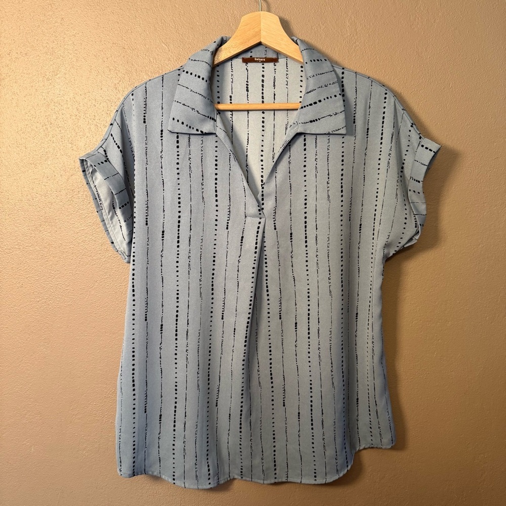 Gaharu Women’s Short Sleeve Collared Blouse Size Medium